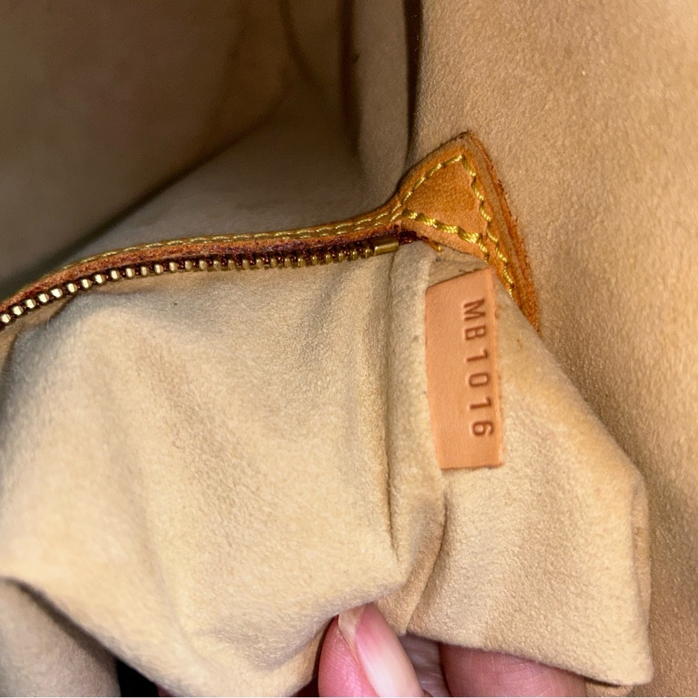 Authentic 🥰Louis Vuitton Monogram Baylone totes - Picture 15 of 16